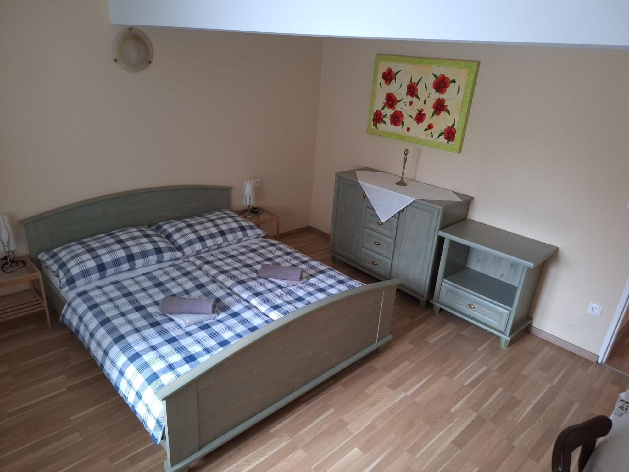Star Apartments Пиещани Екстериор снимка
