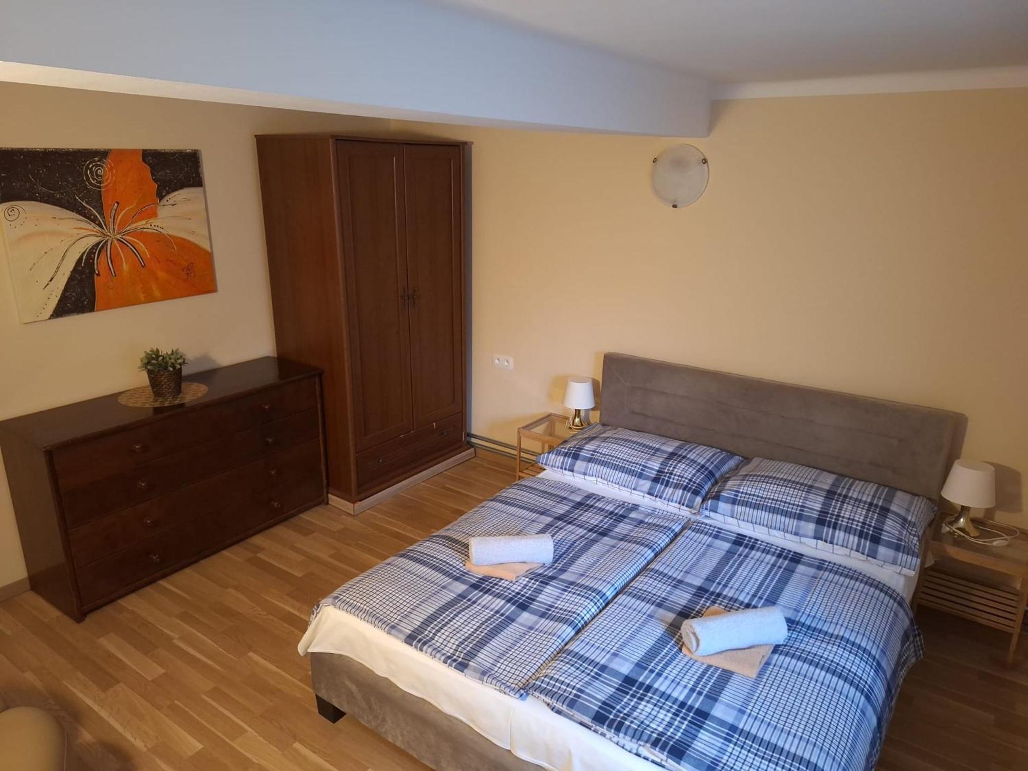 Star Apartments Пиещани Екстериор снимка