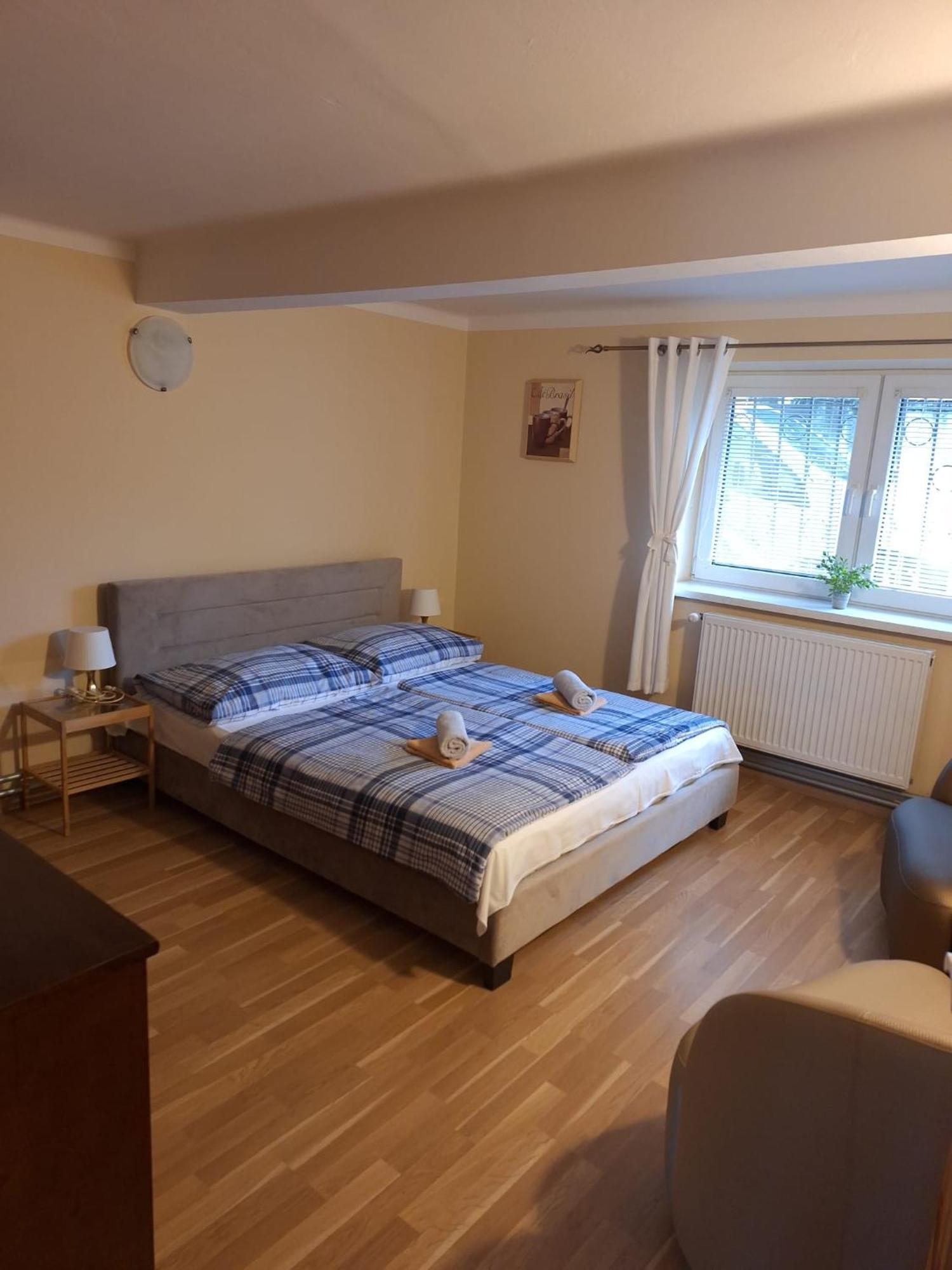 Star Apartments Пиещани Екстериор снимка